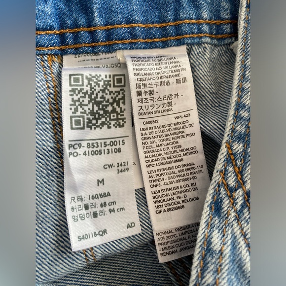 Levi's® Premium vintage women’s red tab overalls. Wide leg. Pockets.Size Medium. - Picture 9 of 15